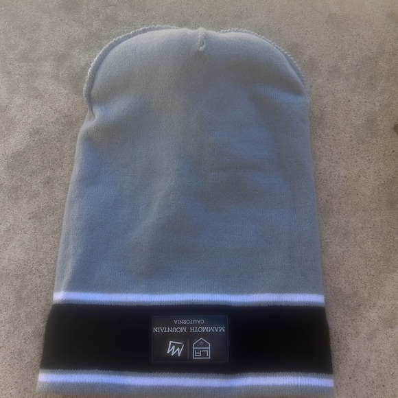LA KINGS Mammoth Mountain NHL Beanie Hat - Picture 5 of 7